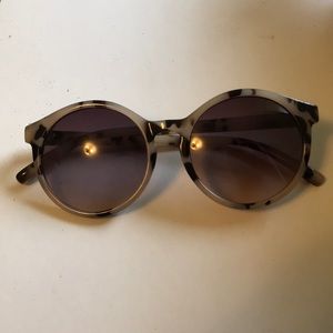 H&M GRAY SUNGLASSES
